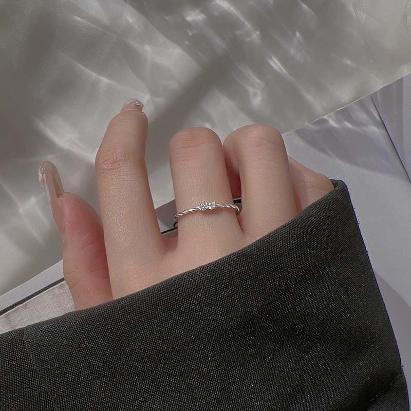 Sparkling Ring For Women, Crafted With Romance.Sleek & Comfortable, Designed To Highlight Your Charm.A Subtle Yet Stunning Piece For Dates,_voghion.com