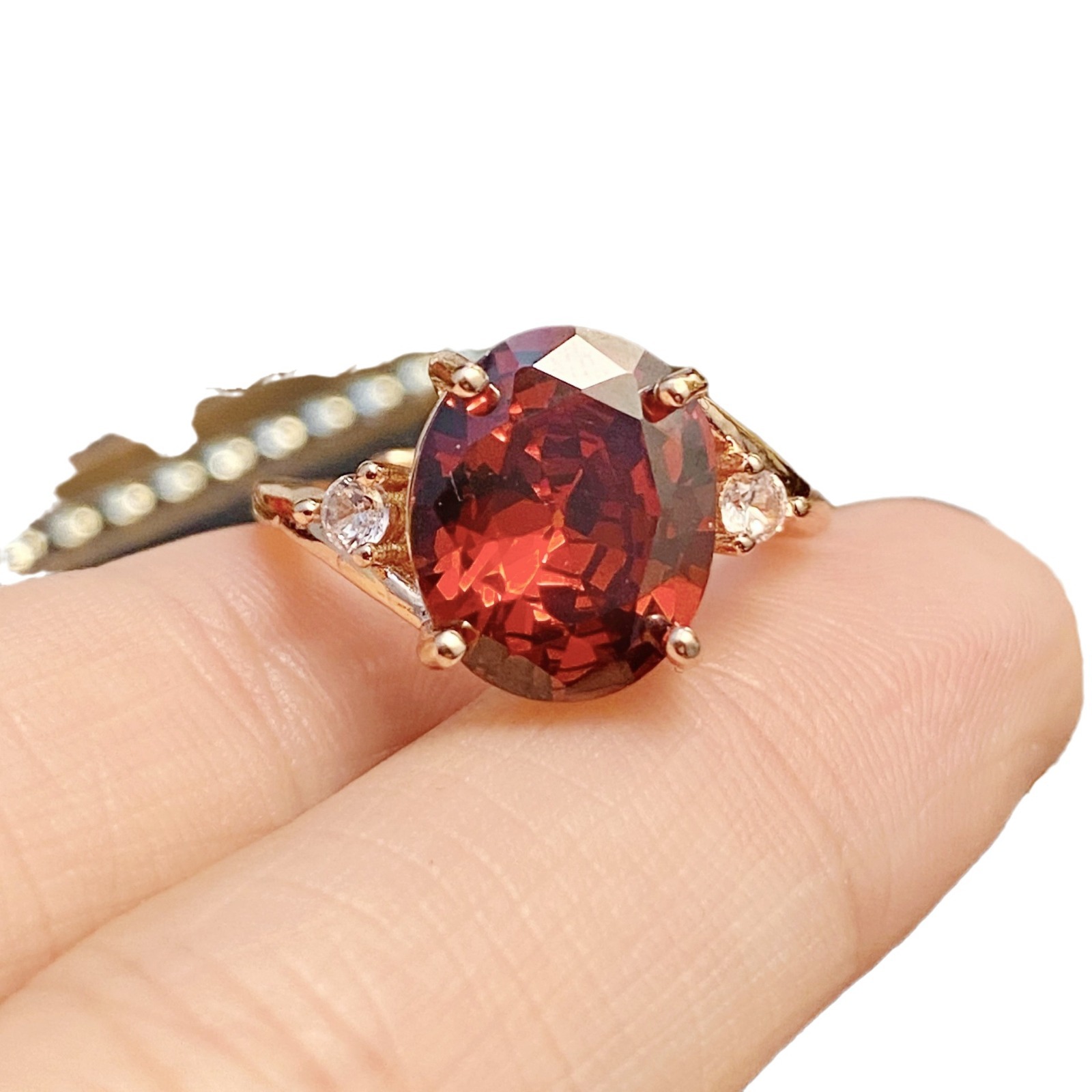 luxury inlaid natural pigeon blood red garnet 6 carat ring plated with rose gold high grade colored gem diamond ring_voghion.com