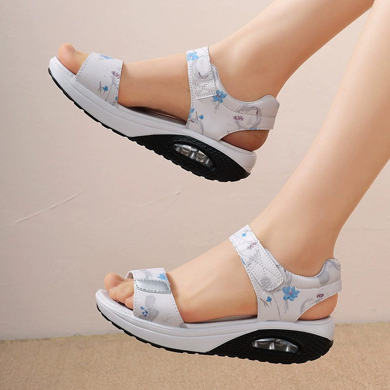 Женские летние босоножки на платформе с клиновидной подошвой, модные интернет-хиты, новый корейский стиль, толстая подошва, 2024, повседневная обувь для девушек