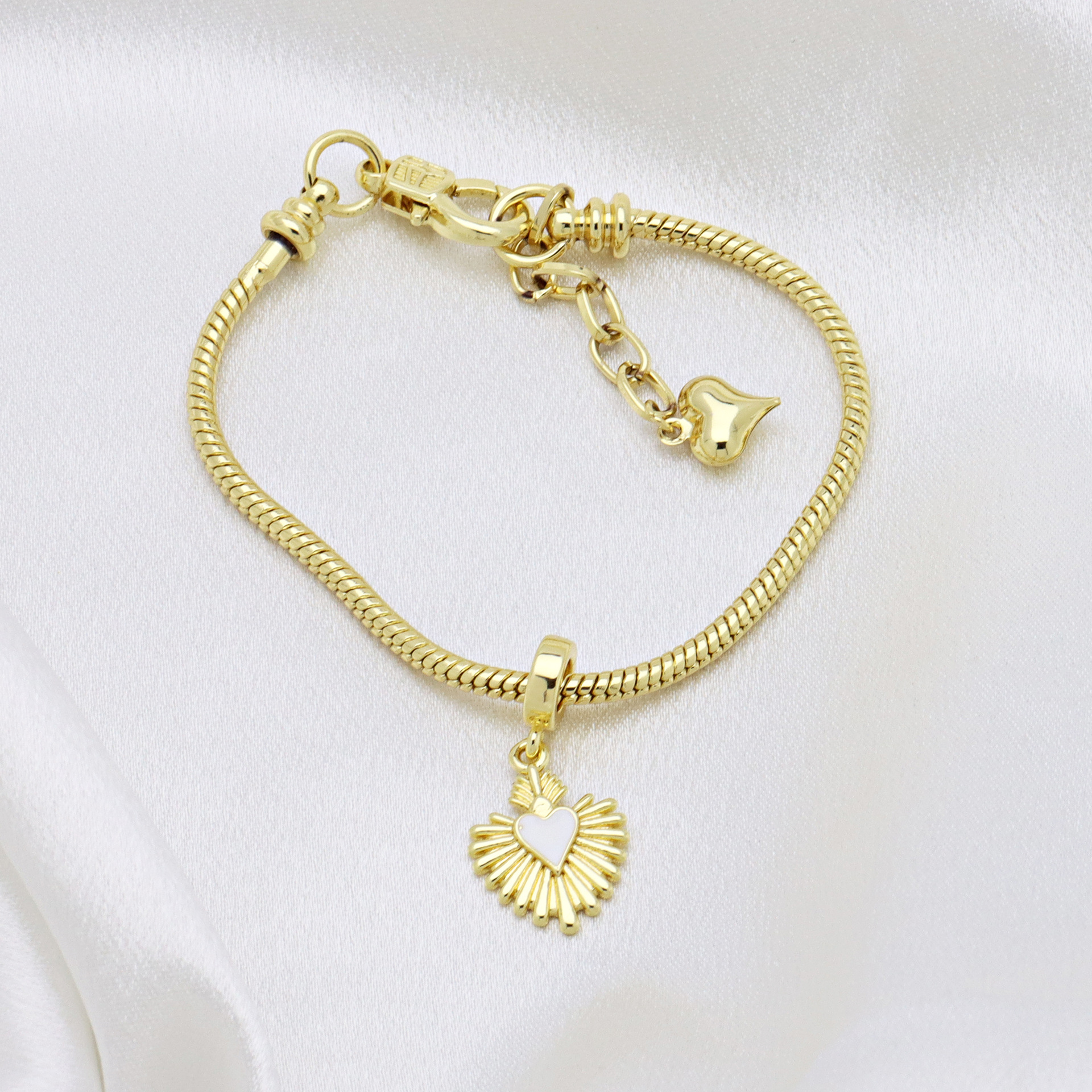 1 Piece 21mm 27MM 30mm Copper Zircon 18K Gold Plated Cross Heart Shape Wings Pendant display picture 3