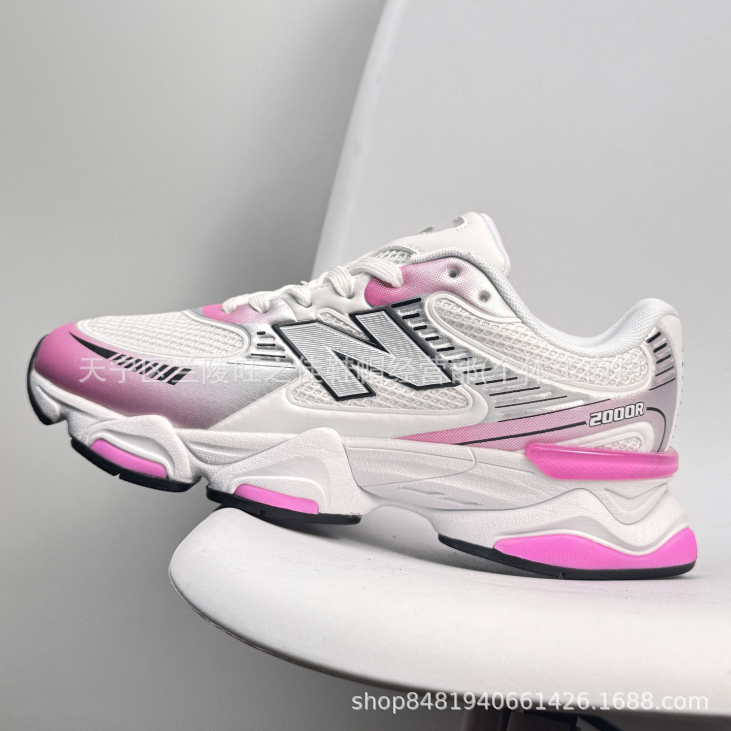 Putian NB M2000 serie de moda versátil tela de cuero artificial de cerdo amortiguador antideslizante desgaste zapatillas de correr bajas
