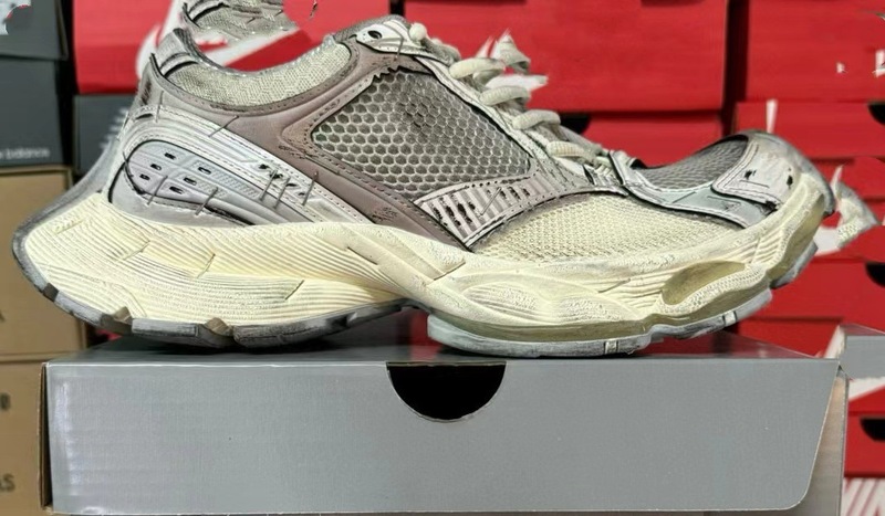 新しいパリ第 14 世代お父さん靴古い不規則な成形 11xl ステープラー スタイル レトロ ファッション キャットウォーク スタイル|undefined