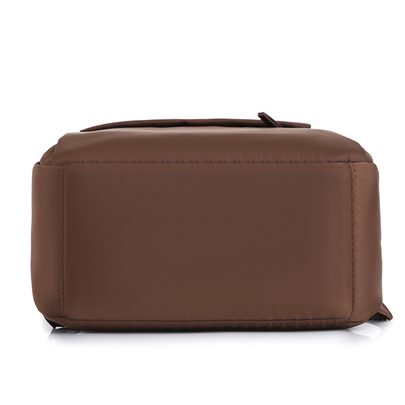 Mochila de nailon para mujer 2023 nuevo estilo casual mochila de viaje de gran capacidad moda mochila de computadora salvaje al por mayor