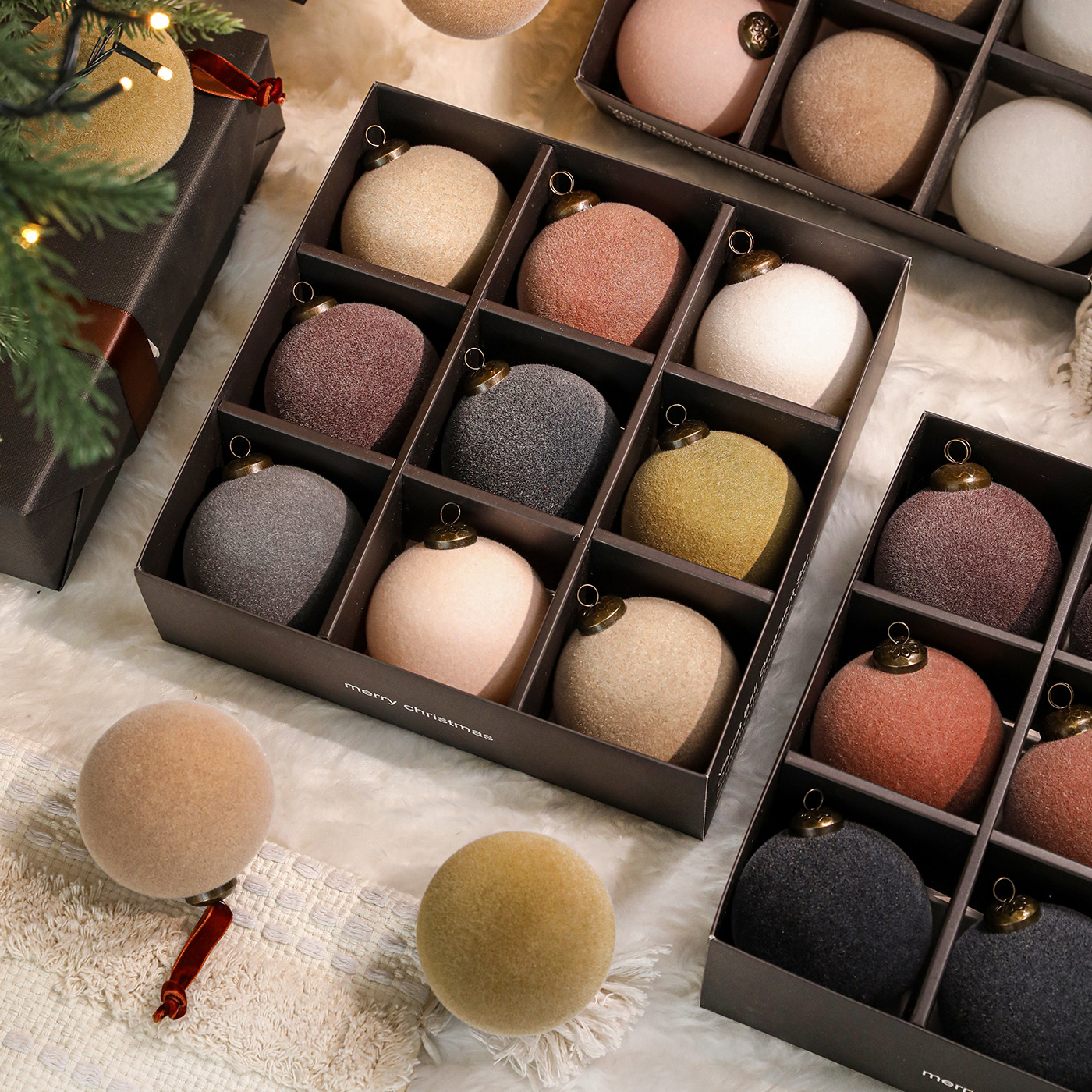 Retro 8CM flocado de plástico bola de Navidad colgante colorida colgante de árbol de Navidad caja de ventanas decoración bola redonda