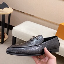 �r����ԭ��ԭ��ţƤ��ЬӢ���Y�鹤�����eƤЬ�КW��һ�_�Ř���Ь