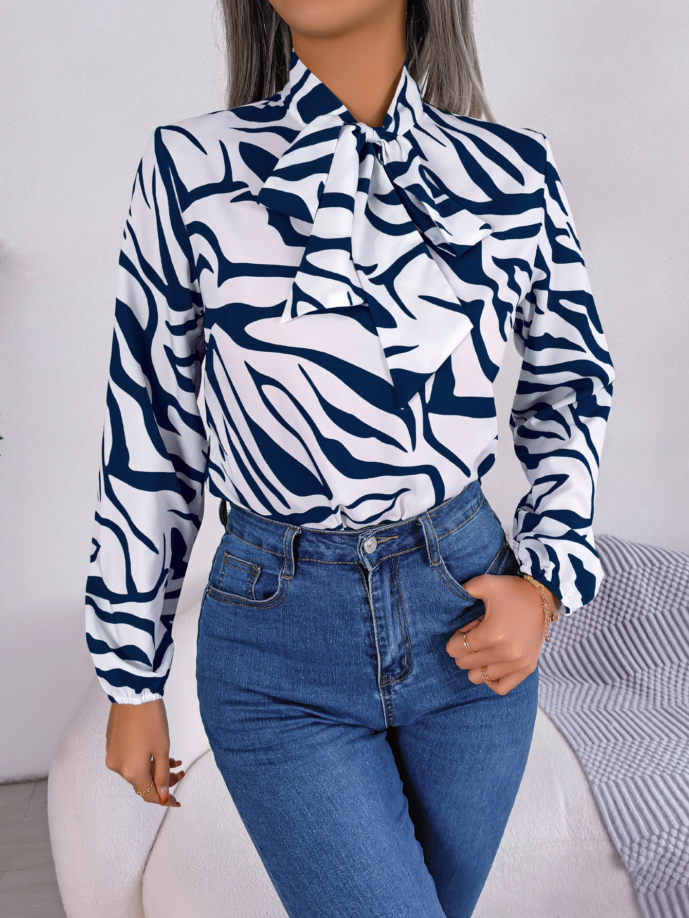 Wholesale Women's Casual Elegant Zebra Long Sleeve Printing Blouses display picture 3