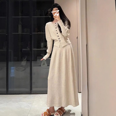 针织毛衣连衣裙子女春秋季2025新款小香赫本风一整套早秋穿搭长裙