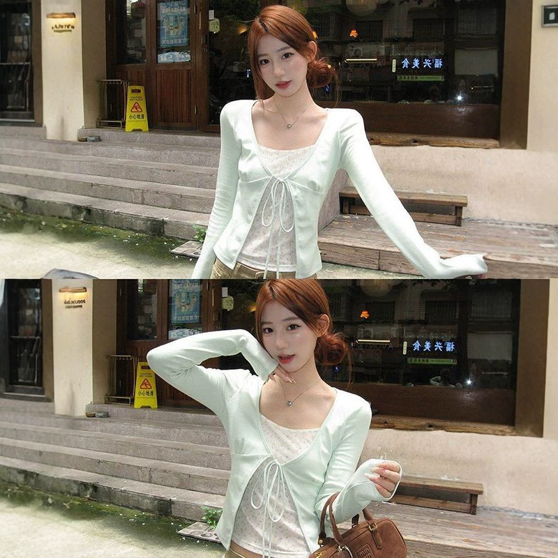 Korean-style mint green floral print long-sleeve T-shirt, a slim-fit, stylish top for women, perfect as an inner layer for autumn