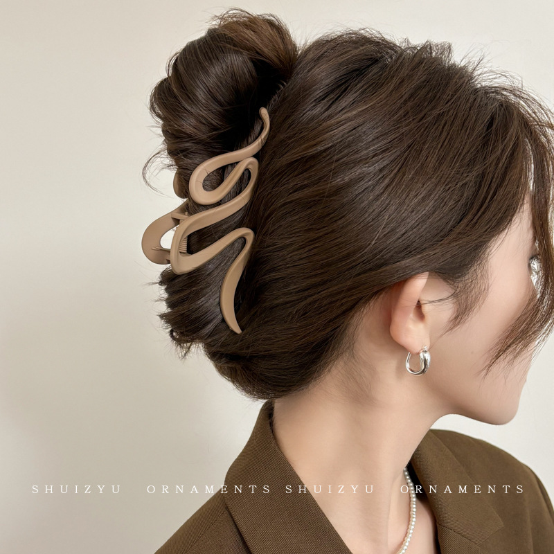 Clip de dibujos animados lindos y interesantes para mujeres 2025 nuevo estilo de alto nivel de tiburón clip de cabello clip de cabello de cabeza