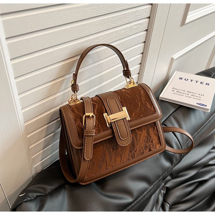 Tämän vuoden suositut laukut naisille 2024 uusi muoti huippuluokan kannettava olkalaukku suuri kapasiteetti crossbody pieni neliö laukku_voghion.com