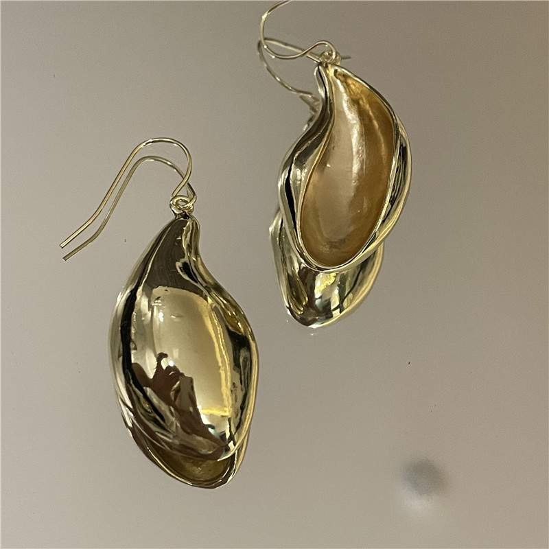 Retro Geometric Irregular Metal Drop Earrings display picture 8