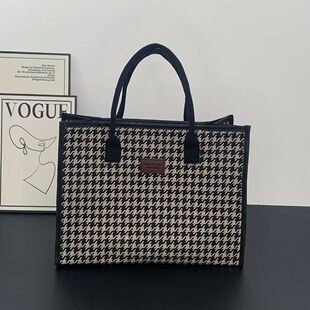 Capacious shoulder bag for mother and baby, one-shoulder bag