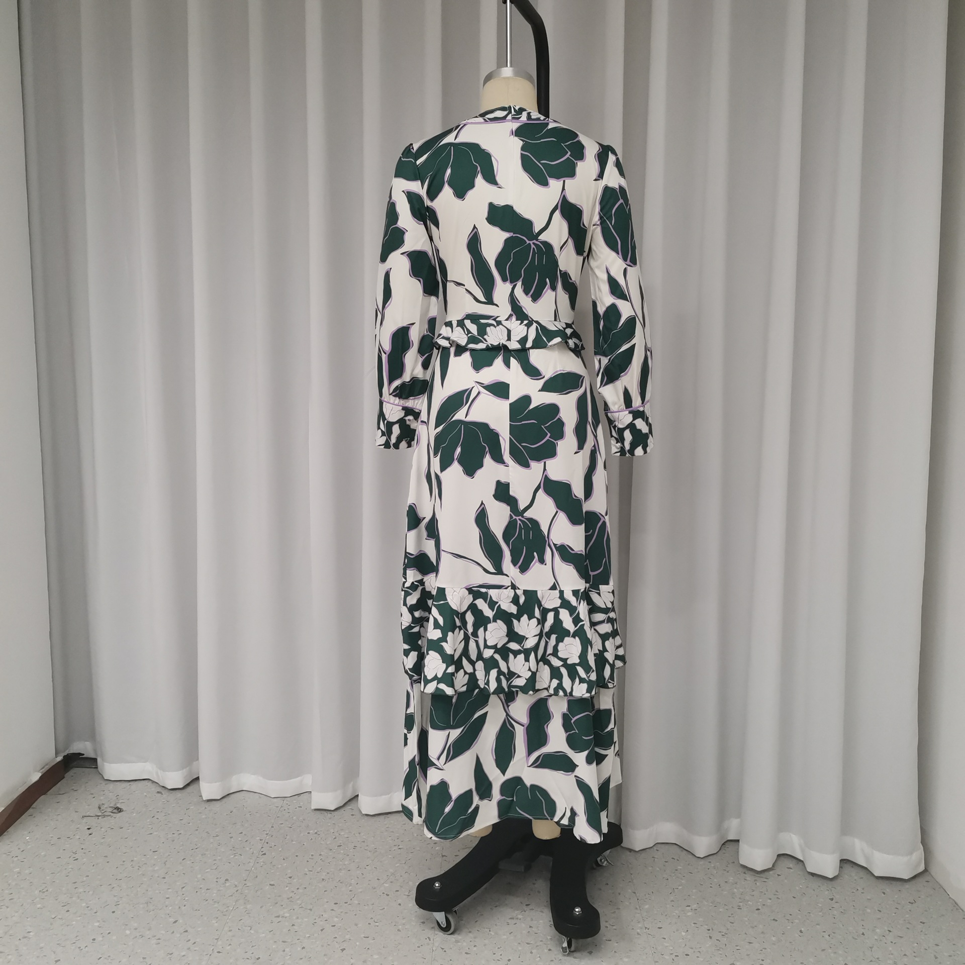 Women's Regular Dress Vintage Style Round Neck Nine Points Sleeve Flower Maxi Long Dress Daily display picture 7