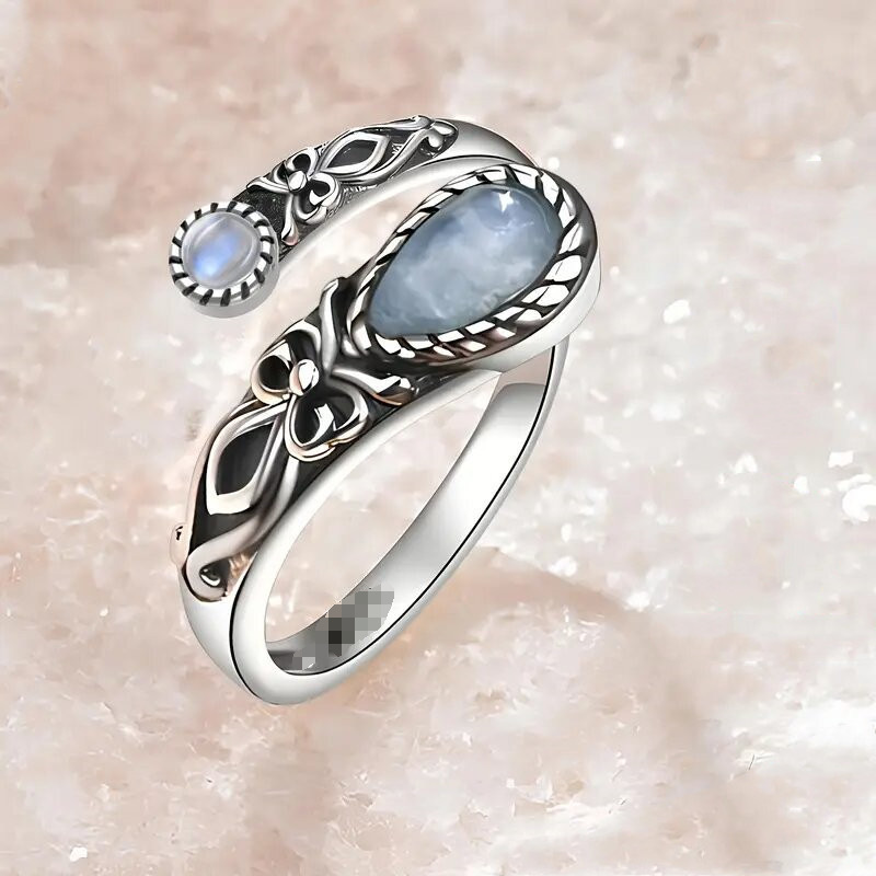 Victorian Vintage Moonstone Ring With Bowknot Relief Bohemian Style_voghion.com