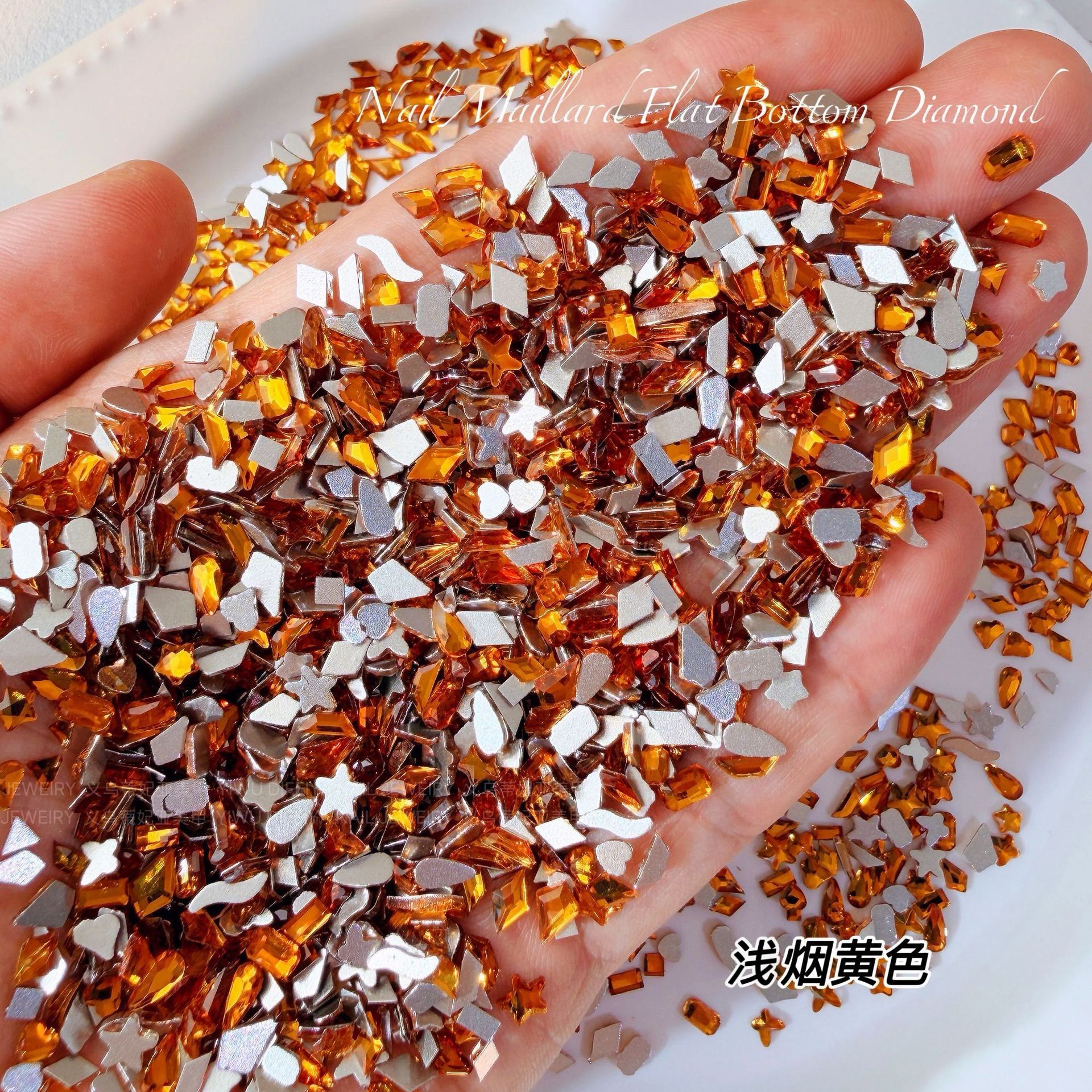 라이트 스모키 옐로우 컬러의 평평한 바닥 특수형 다이아몬드 혼합 (소형)