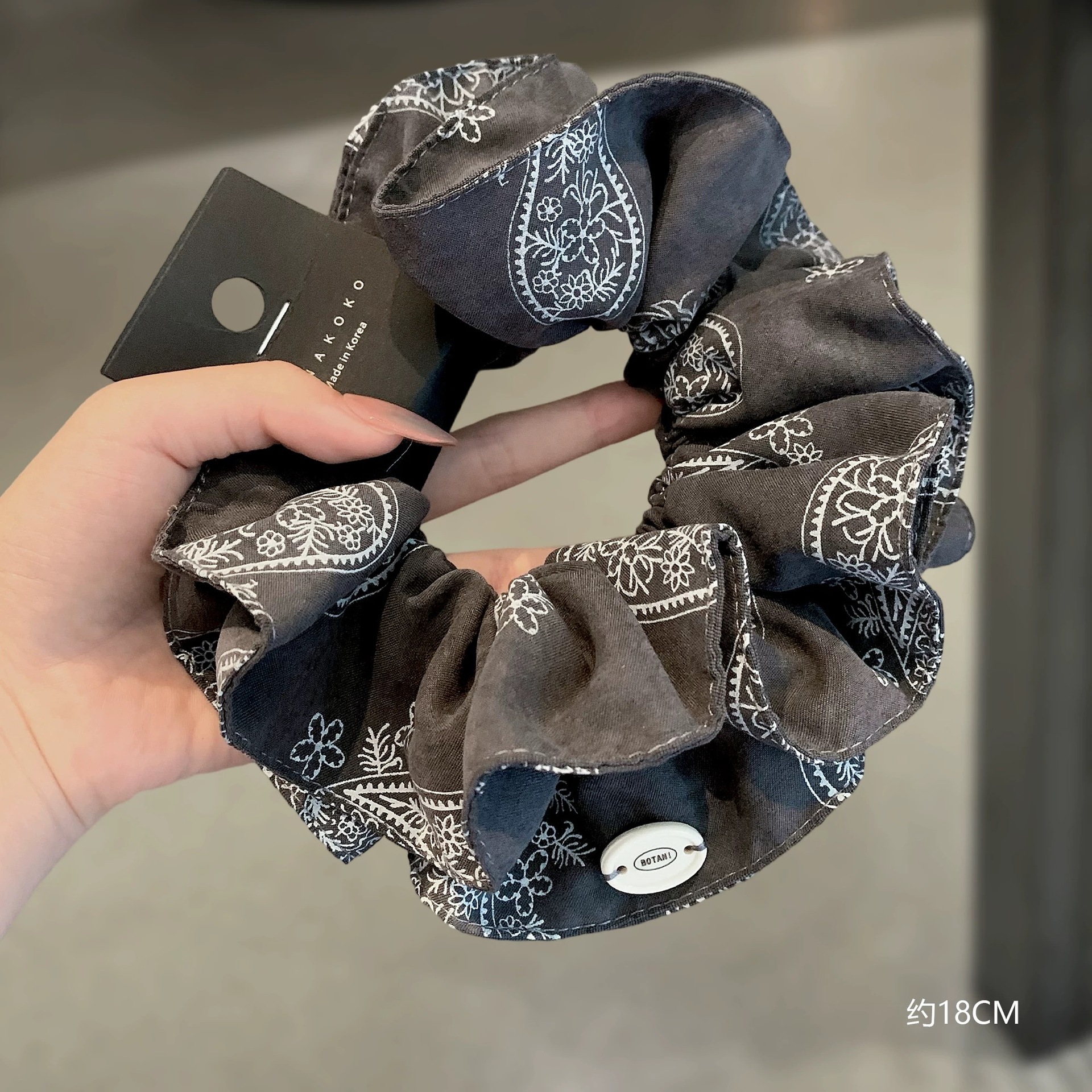97#Black paisley pattern, beige oval logo, approximately 14cm