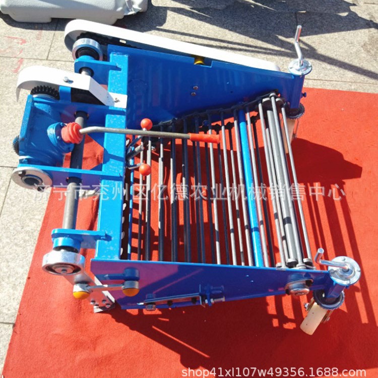 新疆热销地瓜萝卜收获机手扶车配套使用中草药大蒜多功能收获机