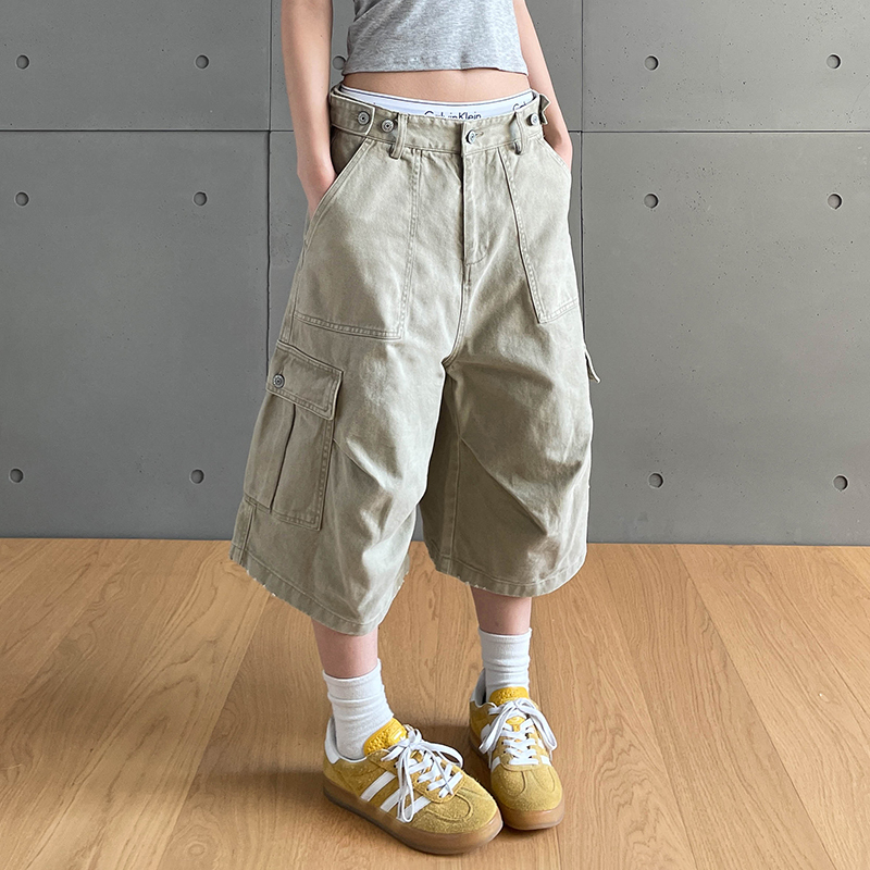 American Retro Multi-Pocket Cargo Shorts for Men and Women, Summer Trendy Brand Loose Straight Wide-Leg High-End Style Cropped Pants American Retro Multi-Pocket Cargo Shorts for Men and Women, Summer Trendy Brand Loose Straight Wide-Leg High-End Style Cropped Pants