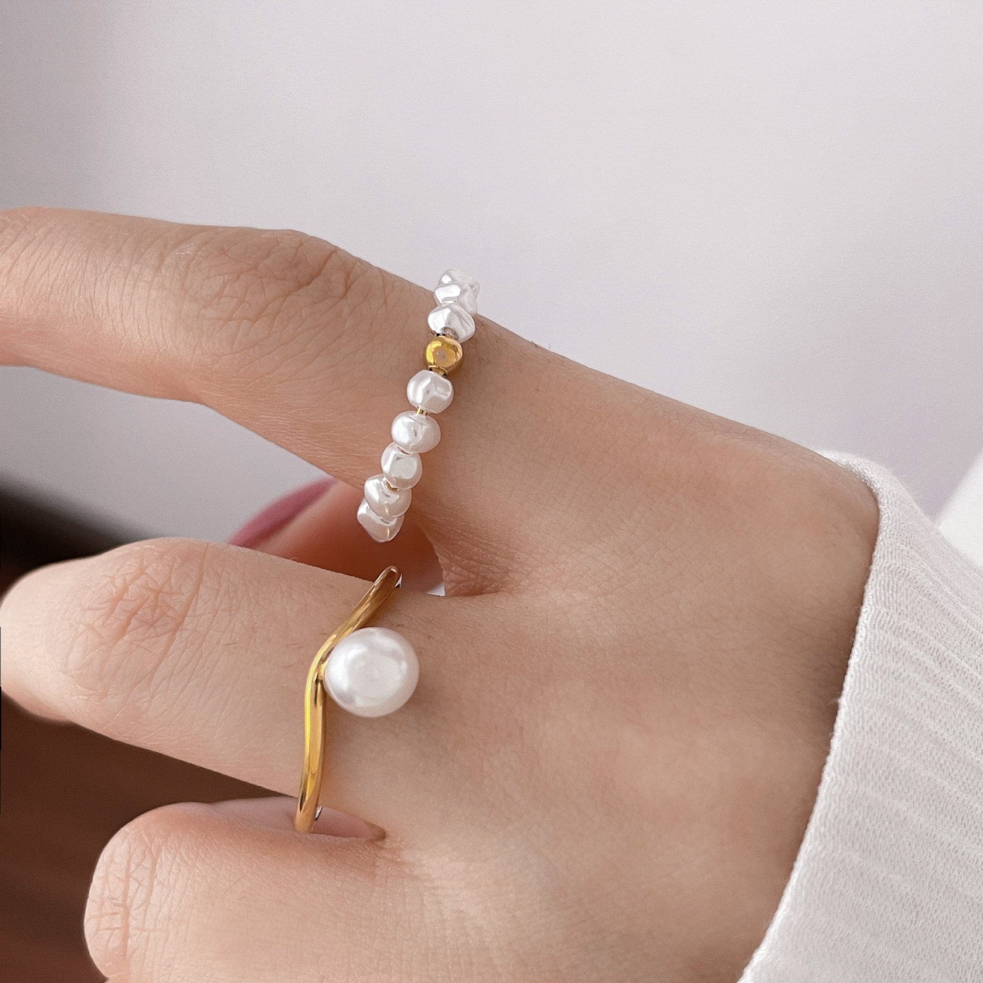 Round Pattern Women'S Gender Simple Style Round Titanium Steel Patchwork Inlay Pearl Rings