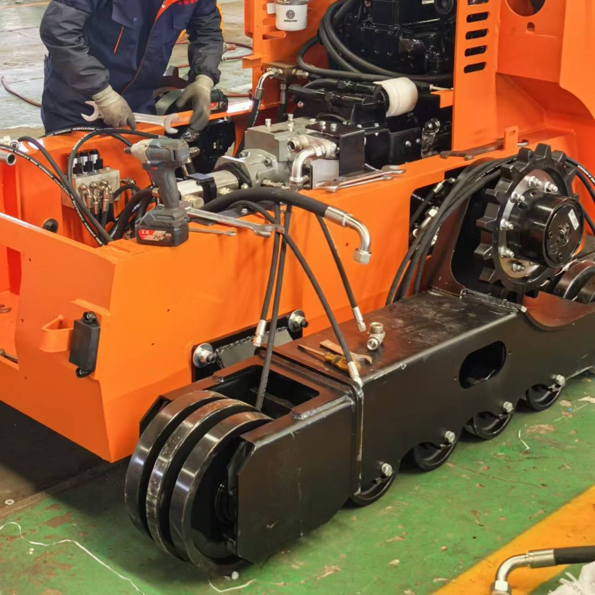 Nuevo tipo de orugas deslizante loader sitio de construcción desmantelar cuatro tracciones pequeño deslizante carretilla elevadora carga de manejo de carga