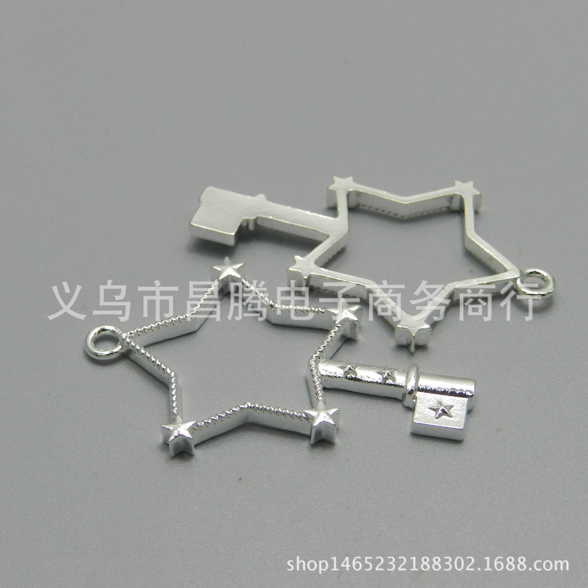 3692272631_418868334