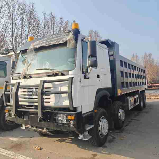 Exported dump truck, front four rear eight axle muck dump truck, used HOWO rear eight wheel 6X4 dump truck