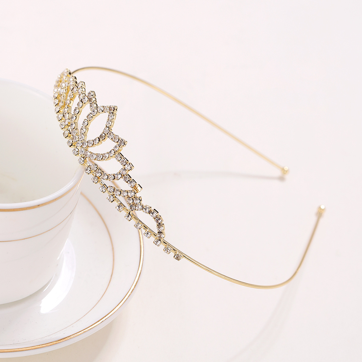 Europea y americana nupcial corona exquisito rhinestone precioso tocado diadema aleación diamante diadema nupcial boda accesorios para el cabello corona