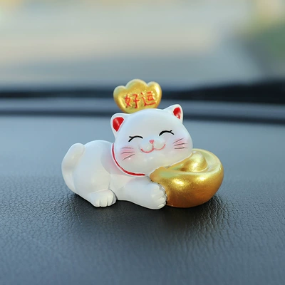 Bring in Wealth and Treasure Cat Center Console Decoration Ingot Spring Swing Creative Car Cute Car Ornaments Car Accessories Ornaments (Car ornaments) - good-luck