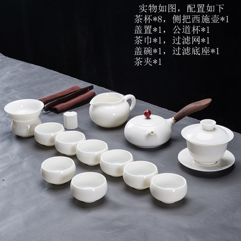 5 면에는 12 개의 화분과 그릇이 있습니다.