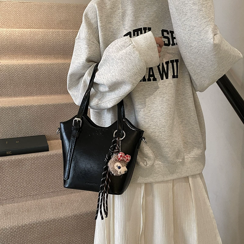 Capacious elite one-shoulder bag, underarm bag