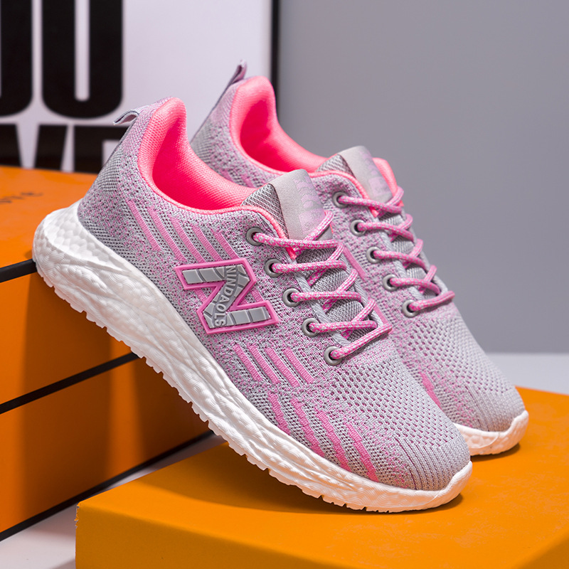 New fly mesh breathable running shoes soft sole lightweight trendy versatile sports casual shoes men's fashionable couple shoes