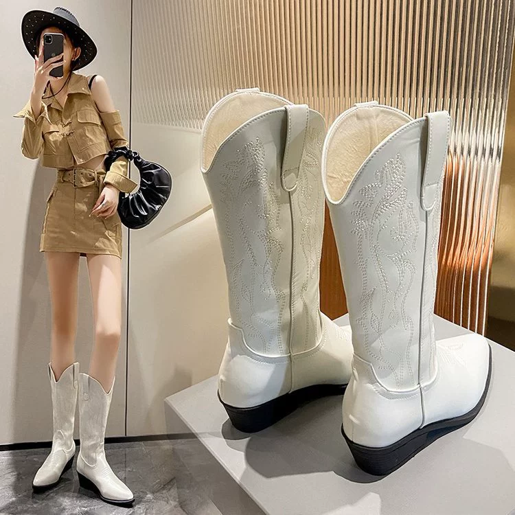 Женские ботинки больших размеров с длинными трубками, осень 2023, новинка Челси, универсальные Винтажные ботинки с острым квадратным каблуком и вышивкой