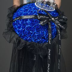 RedEnvelope gift set for Qixi Festival with 99 red roses, also suitable for Mother's Day, flower-shaped soap, a thoughtful gift for your girlfriend or wife