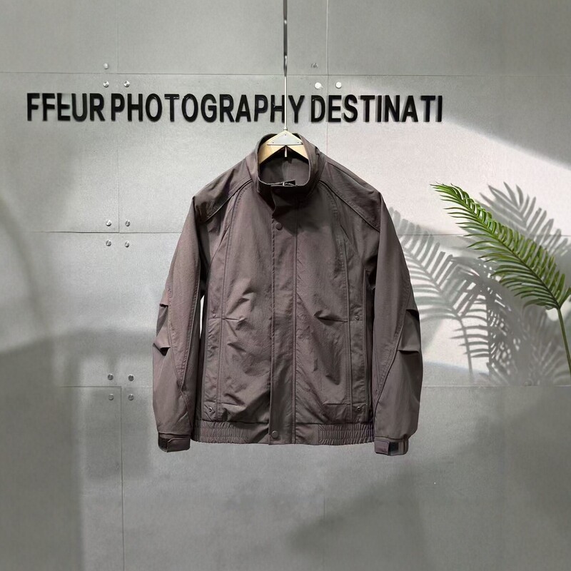 2026 Spring/Autumn New Men's Stand Collar Jacket, Simple Workwear Style Casual Outerwear, Loose Fit, Versatile Harrington Top 2026 Spring/Autumn New Men's Stand Collar Jacket, Simple Workwear Style Casual Outerwear, Loose Fit, Versatile Harrington Top