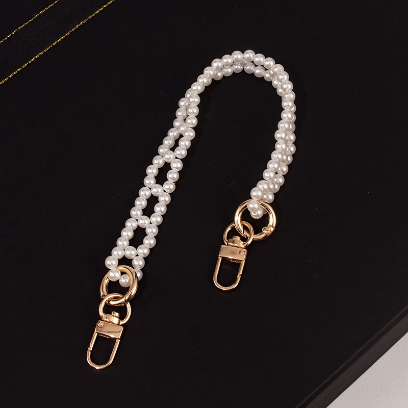 White pearl necklace, 32cm