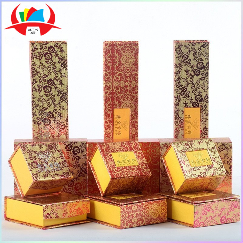 Spot tarjeta de oro y plata en relieve, oro rojo, rosa pequeña, papel especial, papel de estampado de espejo, caja de joyería de estilo antiguo, papel de embalaje