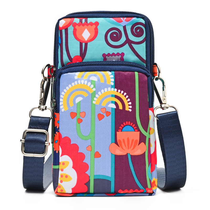 꽃 사이의 나비