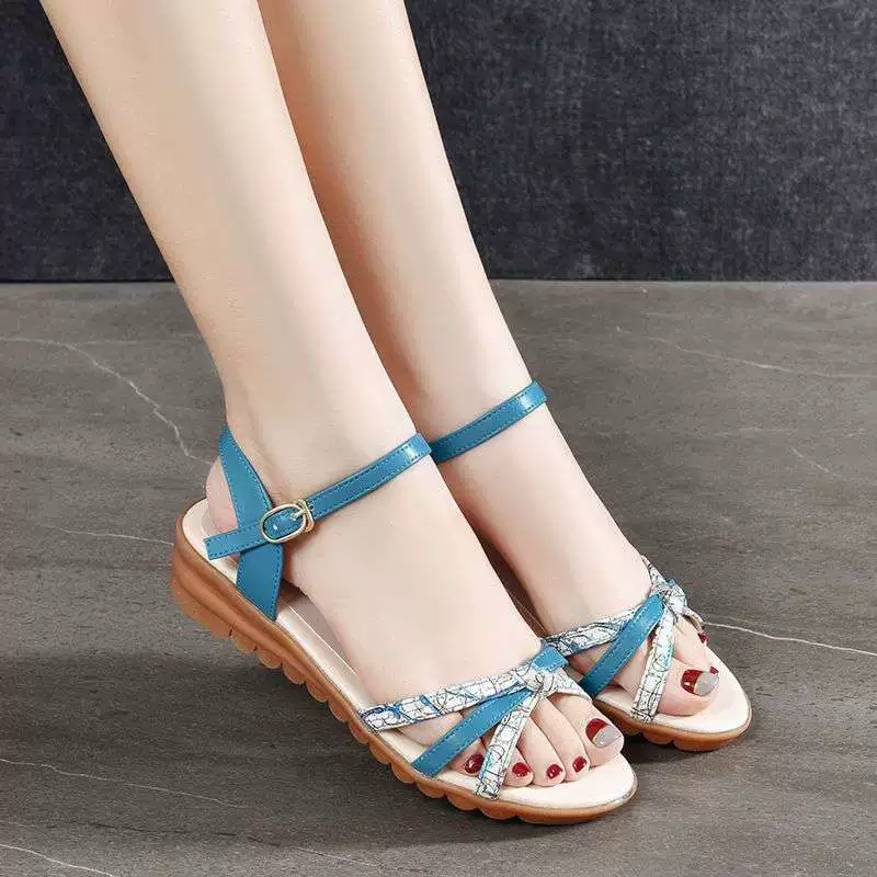 Новые летние сандалии из натуральной мягкой кожи высокого класса, удобные туфли для мам на мягкой подошве, туфли на танкетке на плоской подошве, нескользящие сандалии для женщин 40-50 лет.