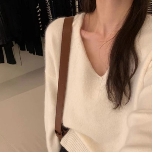 YUNSHU仿浣熊软糯V领针织衫内搭女秋冬宽松慵懒毛衣套头打底上衣