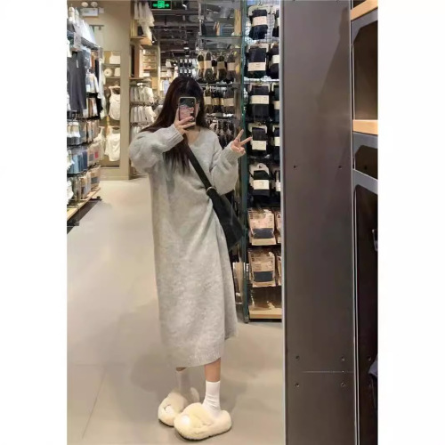 Korean-style mid-length knitted dress for women, autumn/winter 2024 new style, lazy inner layer bottoming dress with V-neck sweater dress