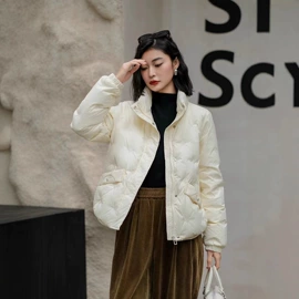 女式衬衫;女式T恤;休闲裤