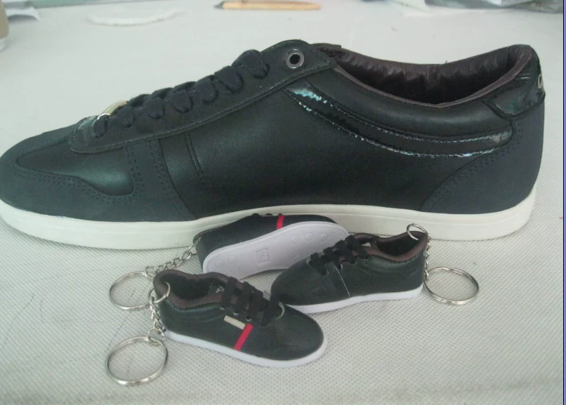 Simulation sneaker keychain shoe keychain sneaker key