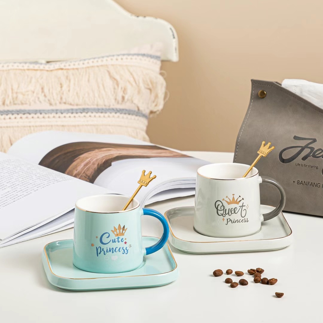Color caramelo Estilo nórdico regalo Taza de cerámica platillo taza de té de la tarde Inglés corona taza de café regalo taza de agua