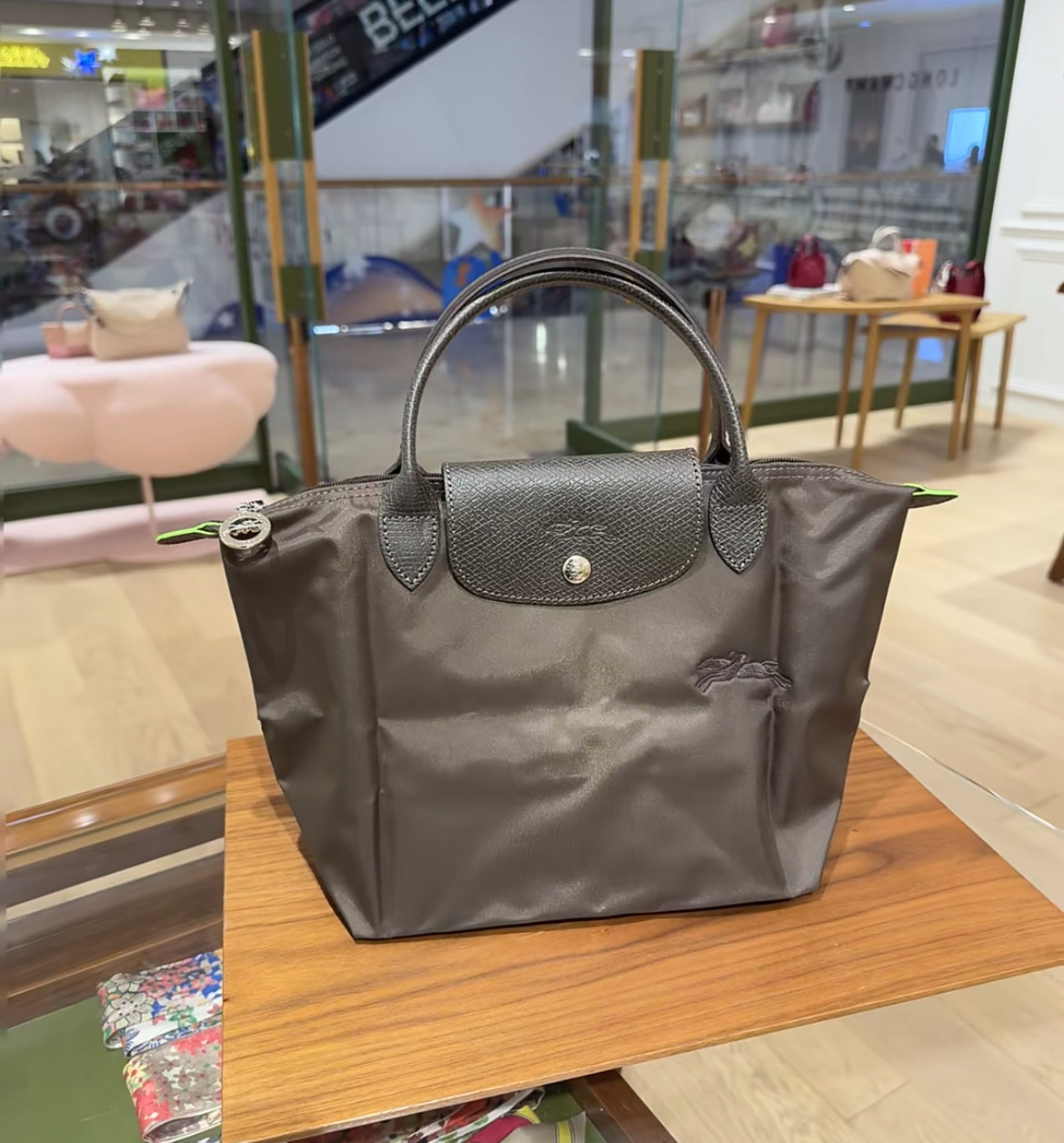 Small environmentally friendly earth color