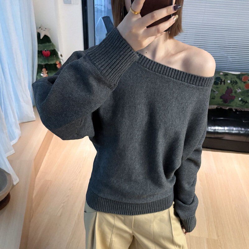 French Retro Relaxed Style One-Line Off-Shoulder Sweater Loose and Exquisite Slanted Shoulder Knitted Woolen Top Thick Style for Women