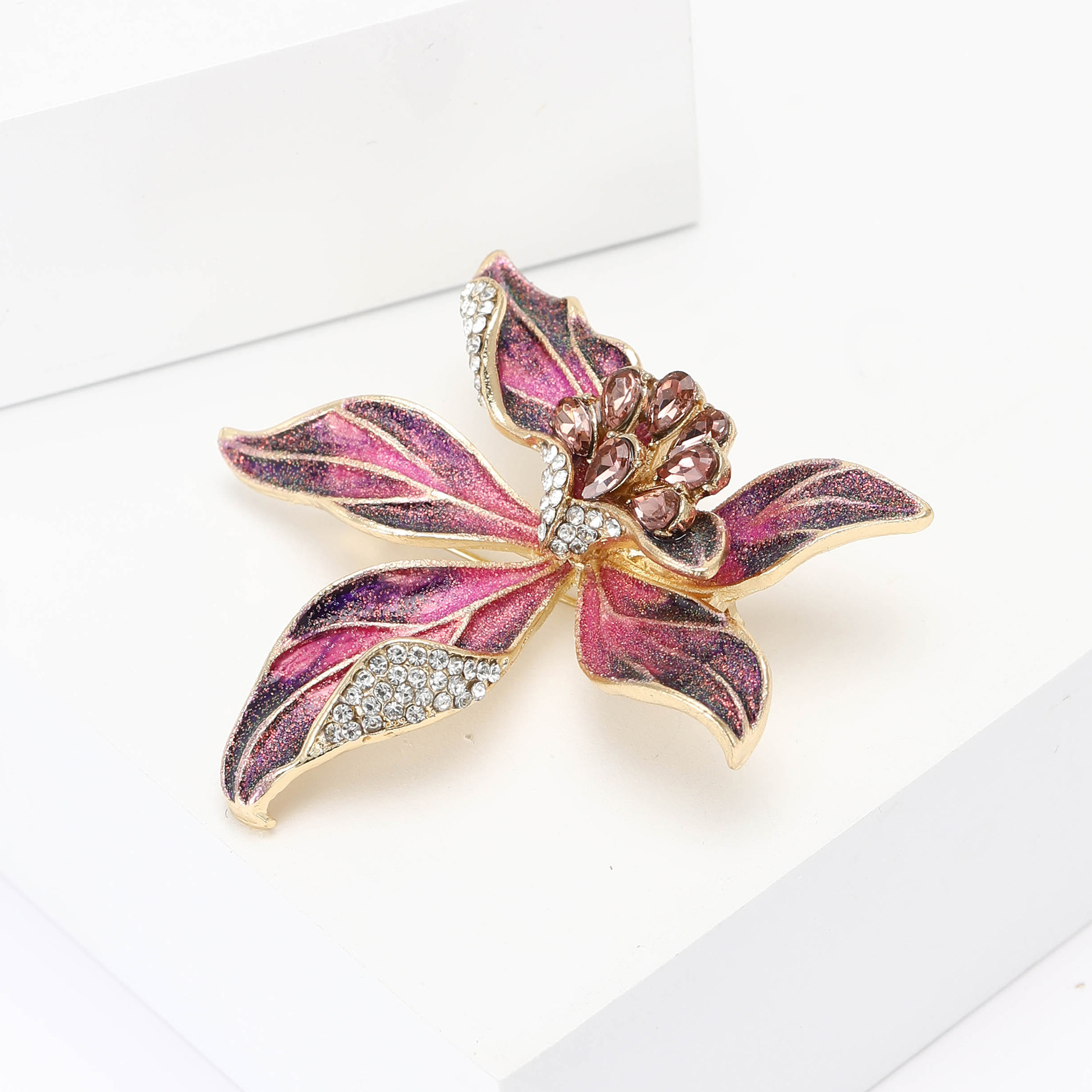 European and American atmosphere alloy enamel iris flower brooch fashion temperament ladies suit coat corsage jewelry pin