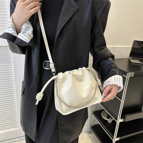 Retro Fashion Simple Solid Color Drawstring Small Bag Women  Early Autumn New Korean Style Western Crossbody Bag Bucket Bag
