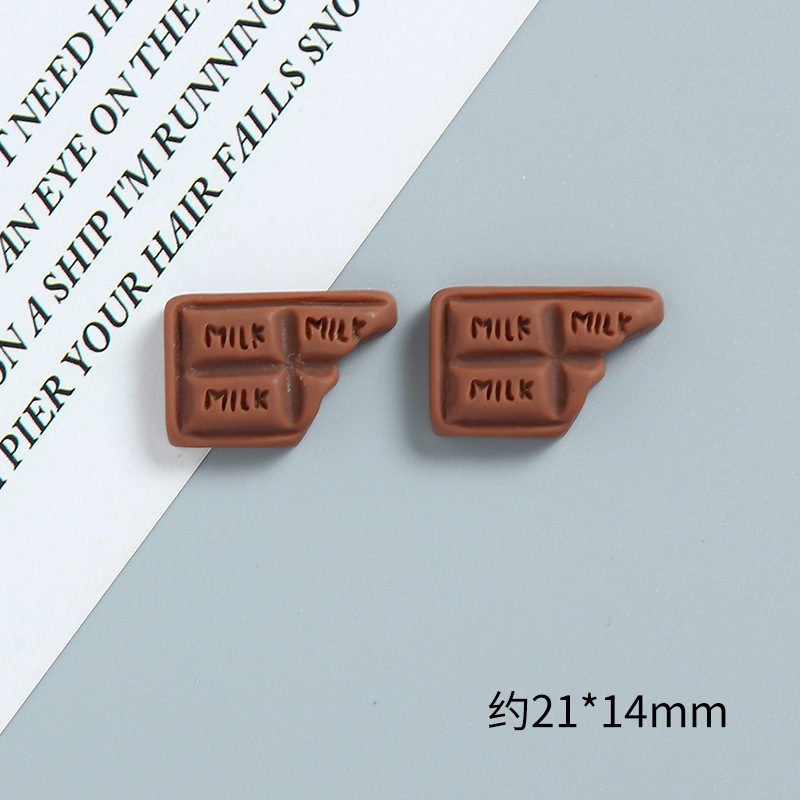 MLIKはチョコレート樹脂の部品をシミュレーションして食べて遊んでいます。|undefined