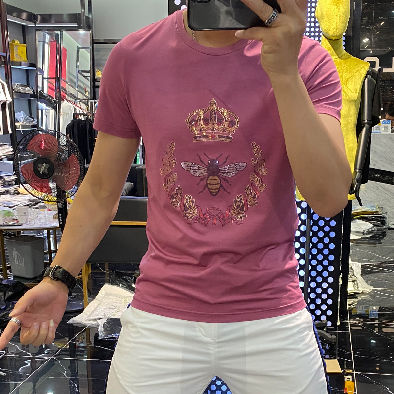 T-shirt à manches courtes pour hommes en soie glacée 2021, nouveau modèle d'été imprimé couronne petite abeille_voghion.com