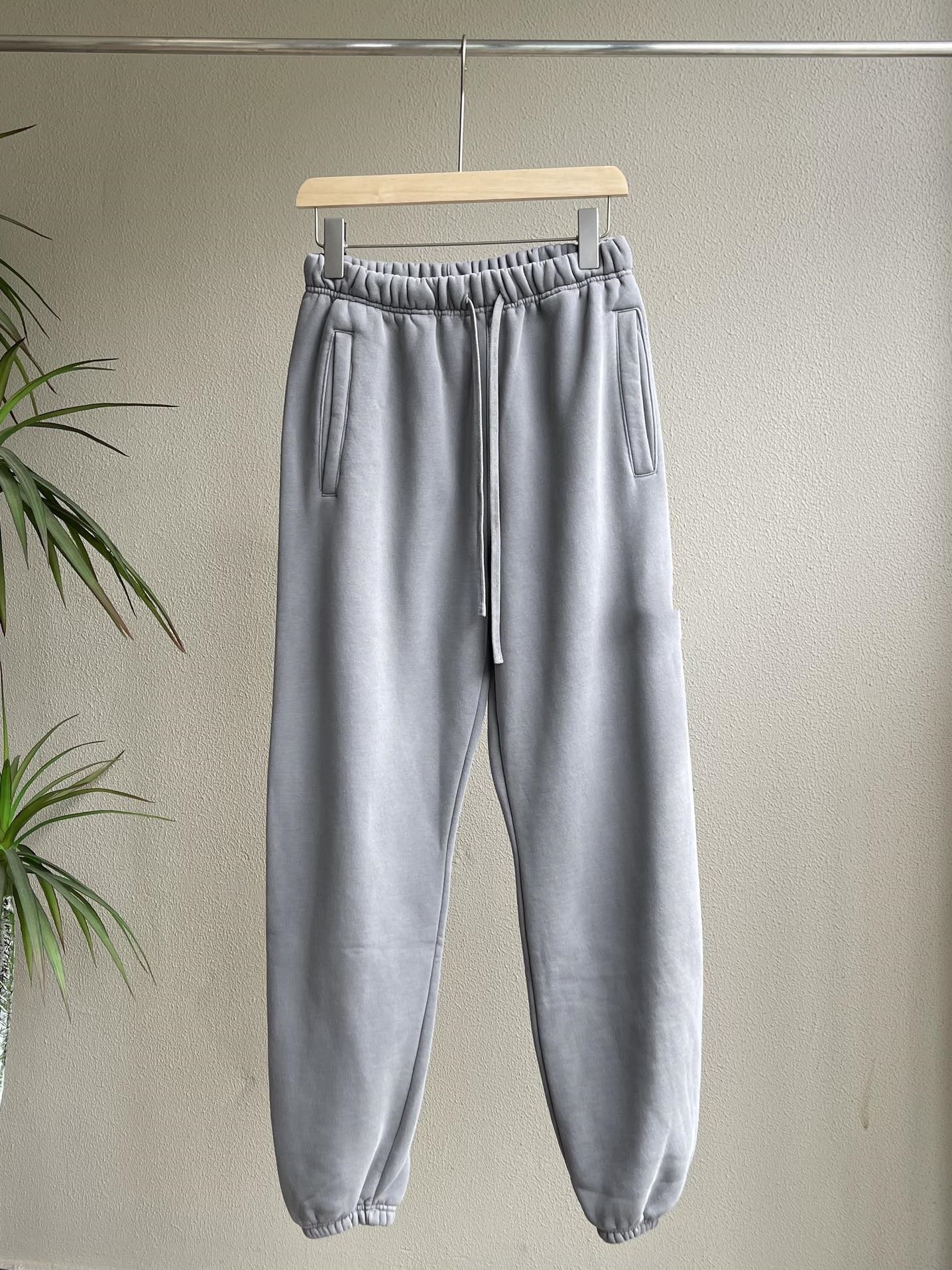 Pantalones de terciopelo 23SS en otoño e invierno Pantalones de terciopelo para hombre